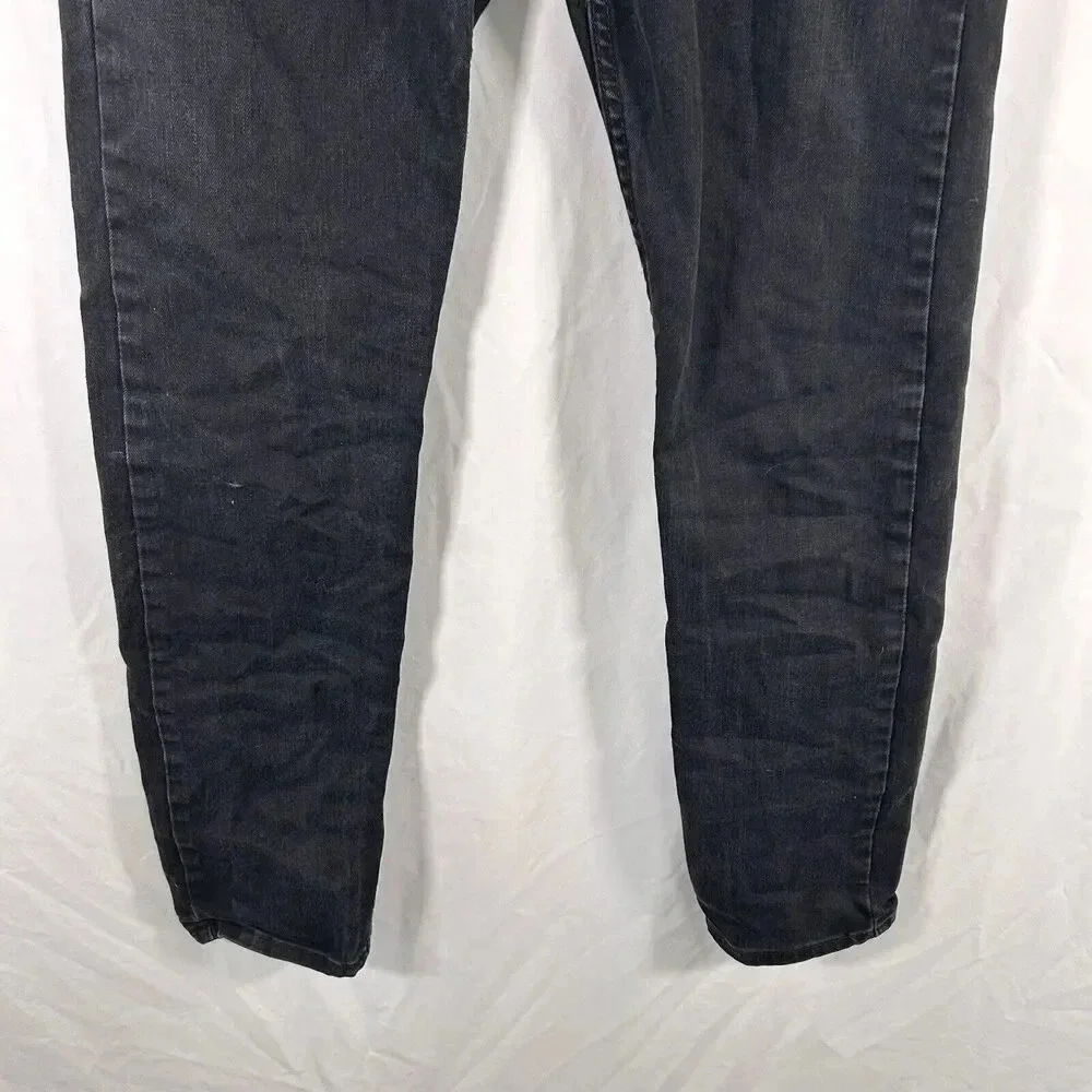 Levis waist 30